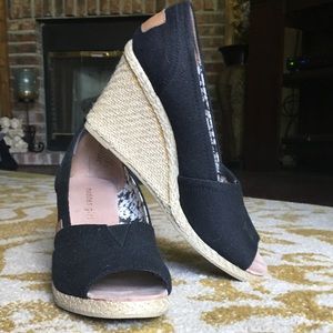 Size 7.5 black wedges